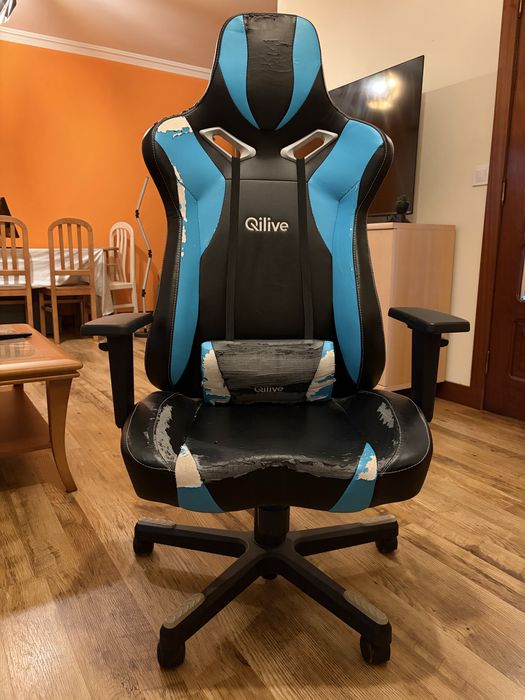 Cadeira Gaming ajustável