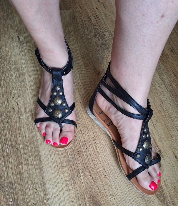 Nowe sandałki rozm 40