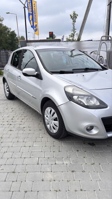 Renault Clio 2011 року