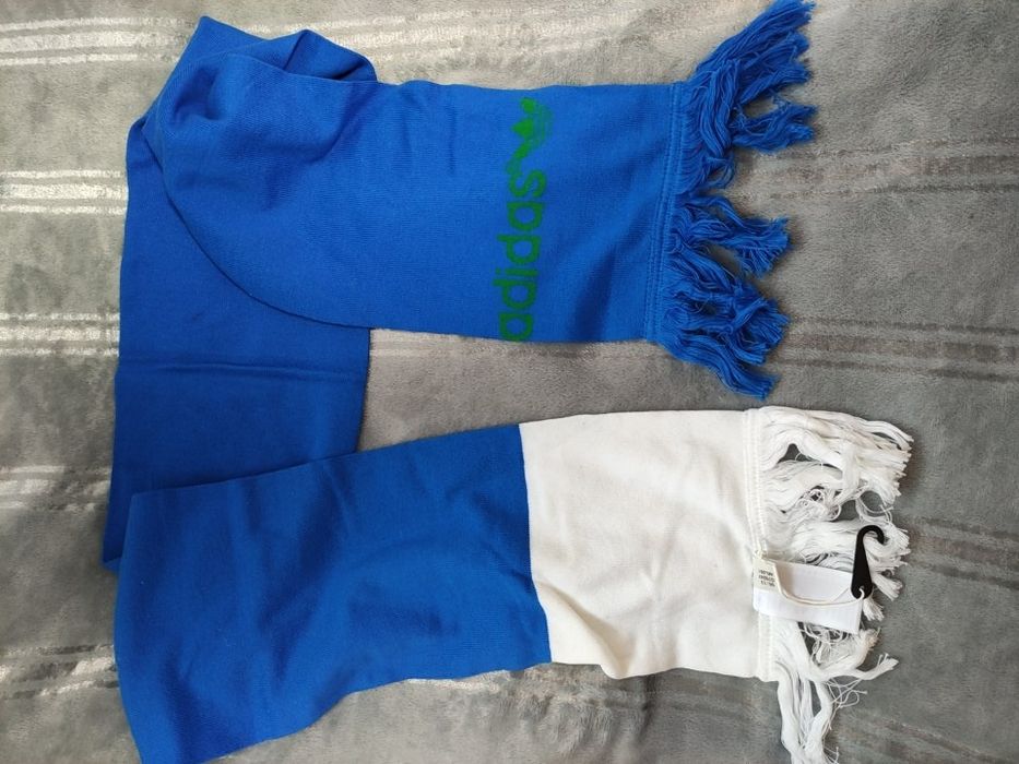 Nowy szalik Adidas szal niebiesko biały