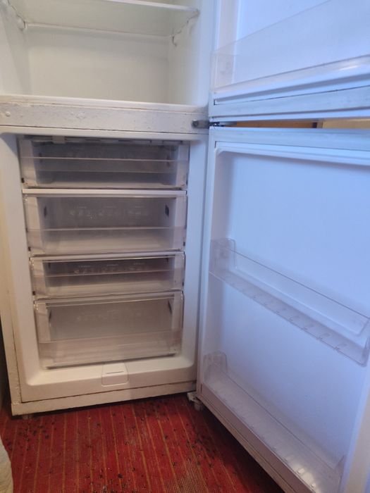 Продам холодильник Samsung