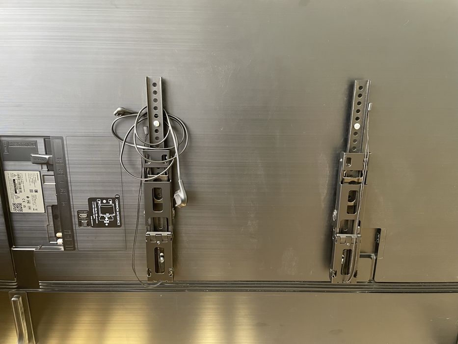 Samsung QLED 65” QE65Q68BAU – Excelente estado + Suporte Parede