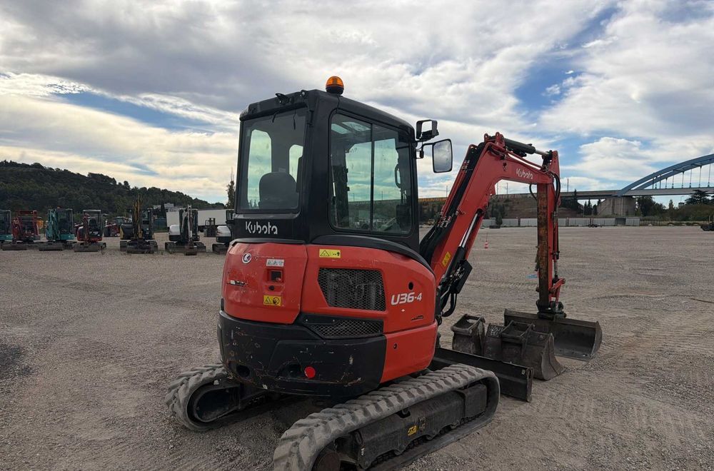 Міні-екскаватор Kubota U36 (2021 рік випуску).