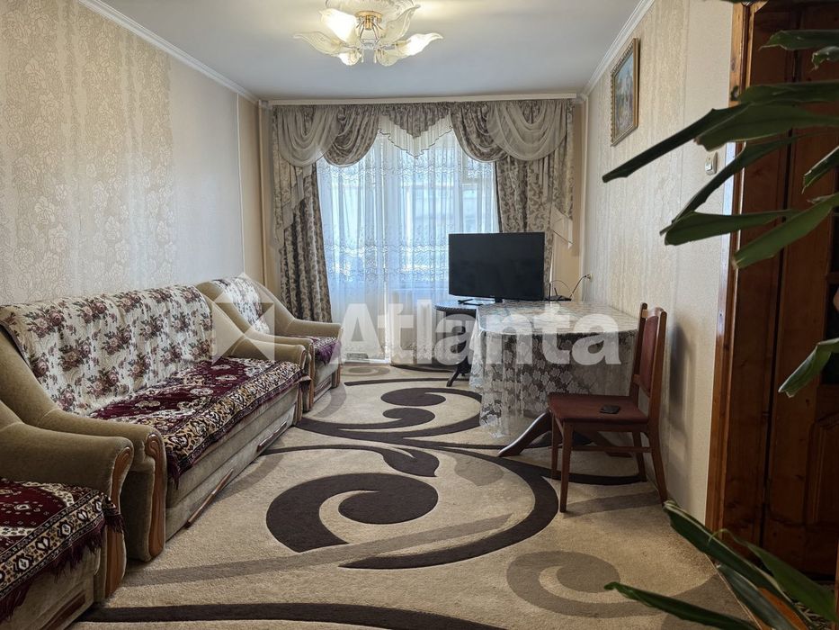 Продаж 4 кімнатної квартири по вул Пасічна 73.1м2 (Панельний будинок)