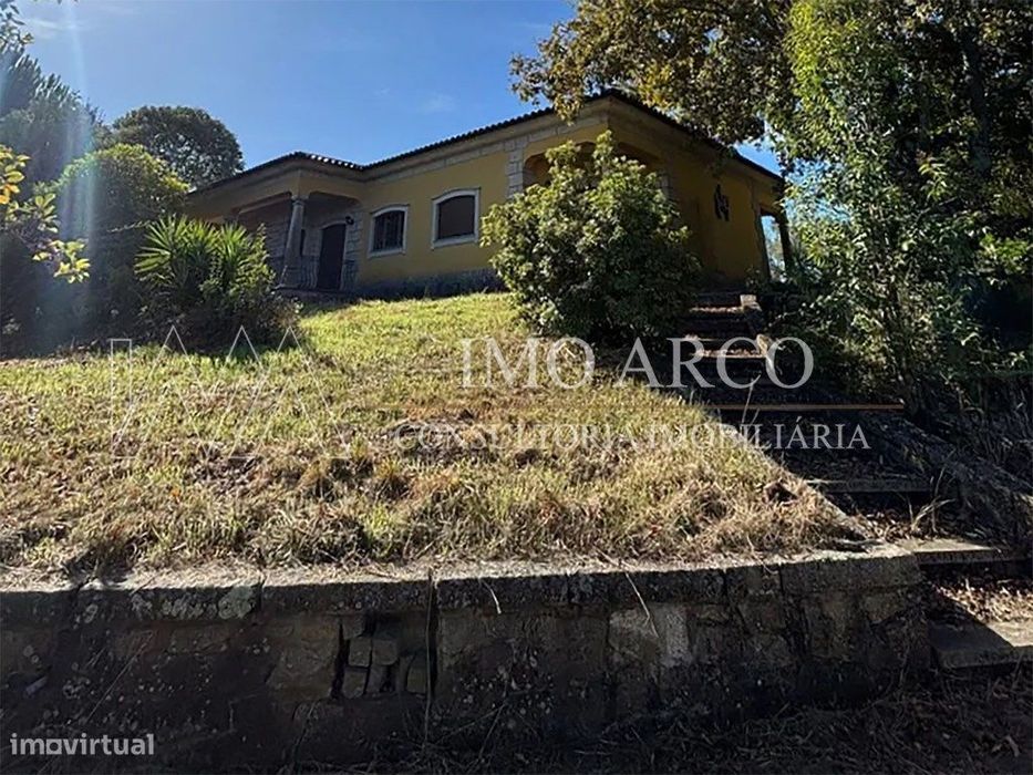 Quinta, com Moradia, Piscina e Adega