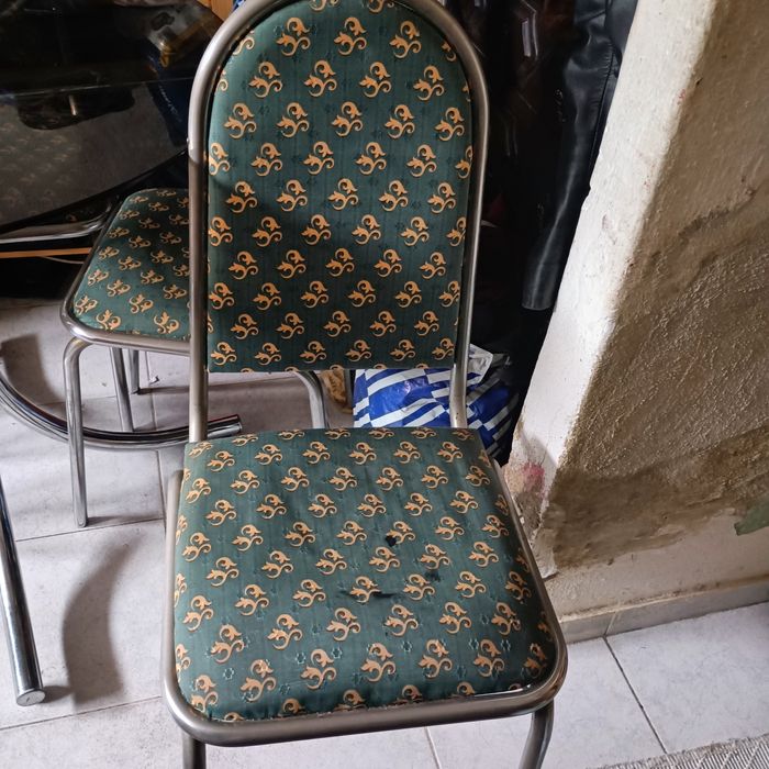 Mesa de vidro com cadeiras de oferta64584880644227123