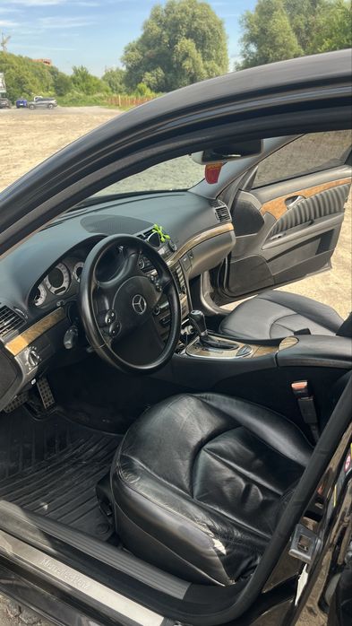 Mercedes w211 e320 2008