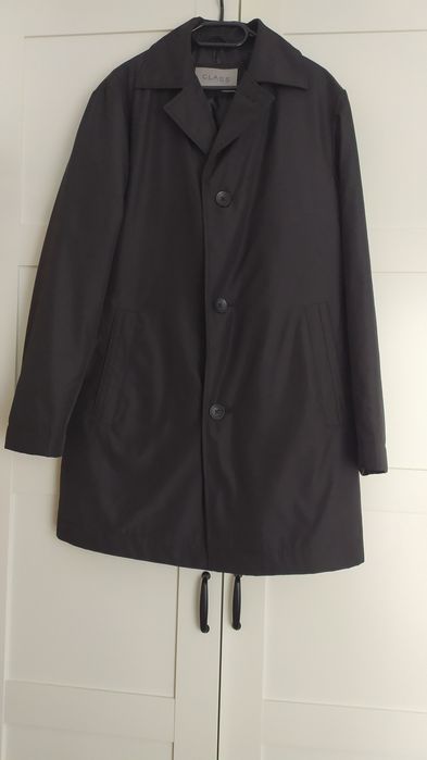 Watowany klasyczny czarny  płaszcz Class international.