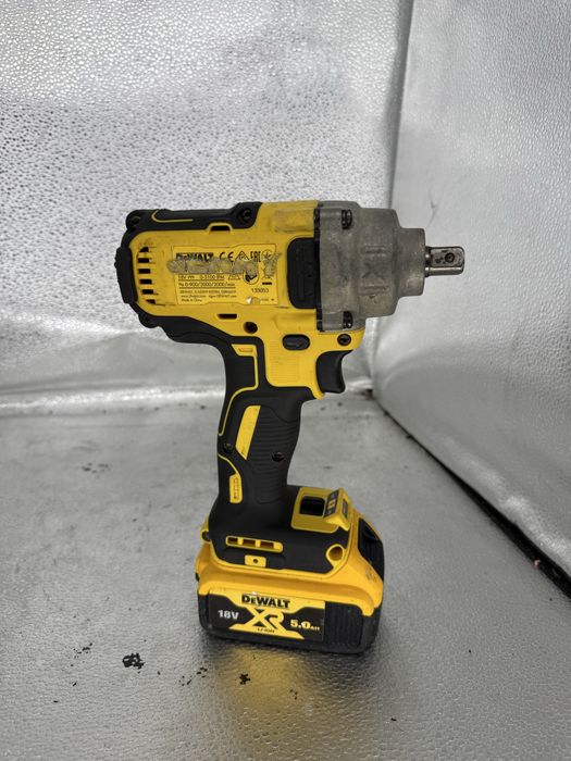 Гайковерт ударный аккумуляторный DeWALT DCF894 комплект гайковерт