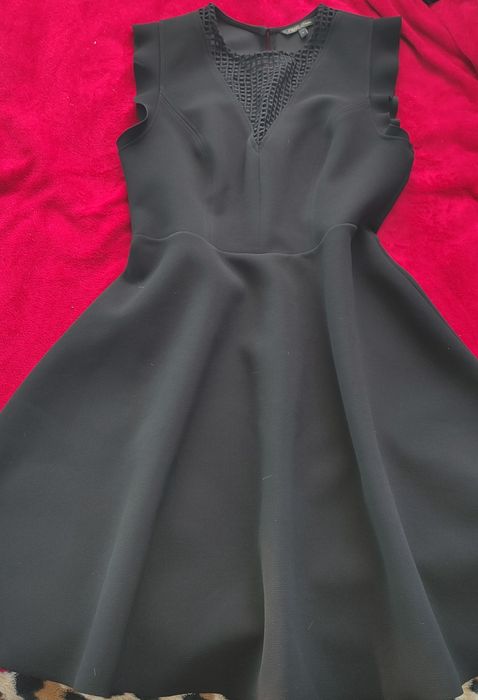Elegancka czarna sukienka
