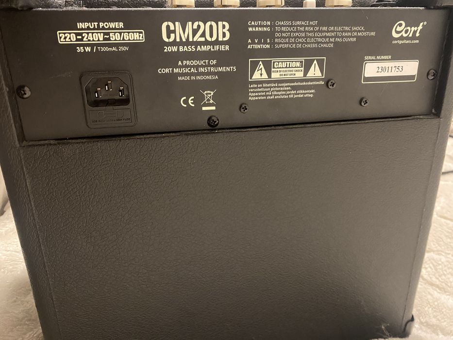 Комбік Cort cm20b як новий