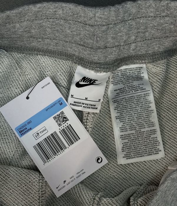Оригінальні шорти Nike swoosh