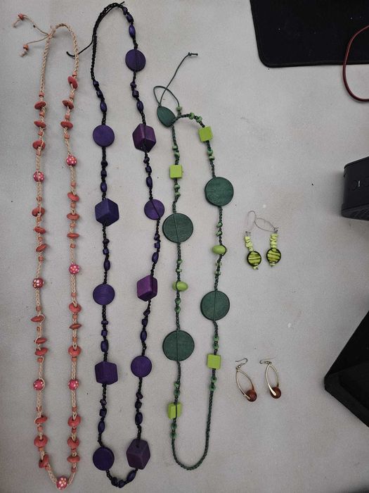 Colares feitos à mão