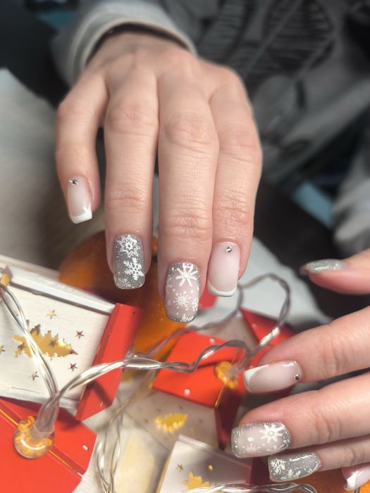 Маникюр педикюр.Ищу модель на маникюр педикюр. Салтовка ТРК Украина