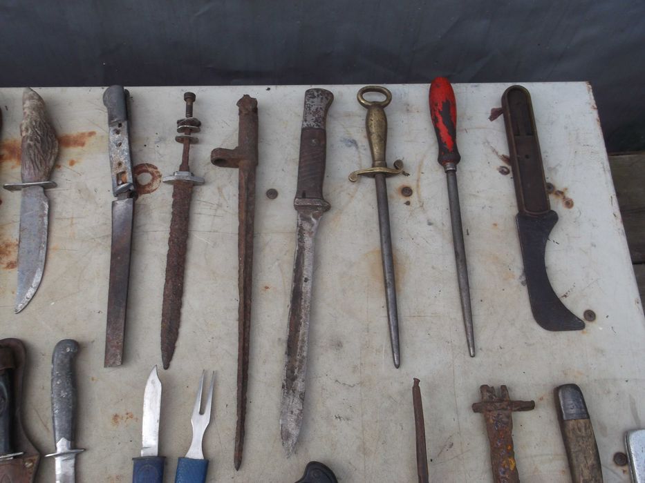 finki harcerskie i kordziki z epoki prlu