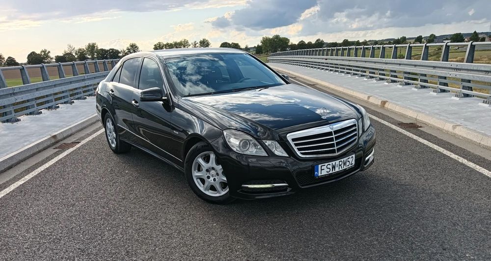 Mercedes-Benz Klasa E Mercedes Benz w212 2.2 DCI Avangarde