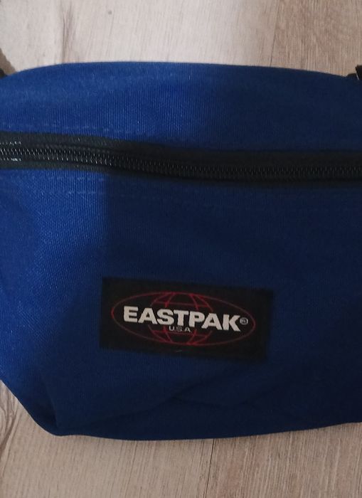 Бананка Eastpak синя