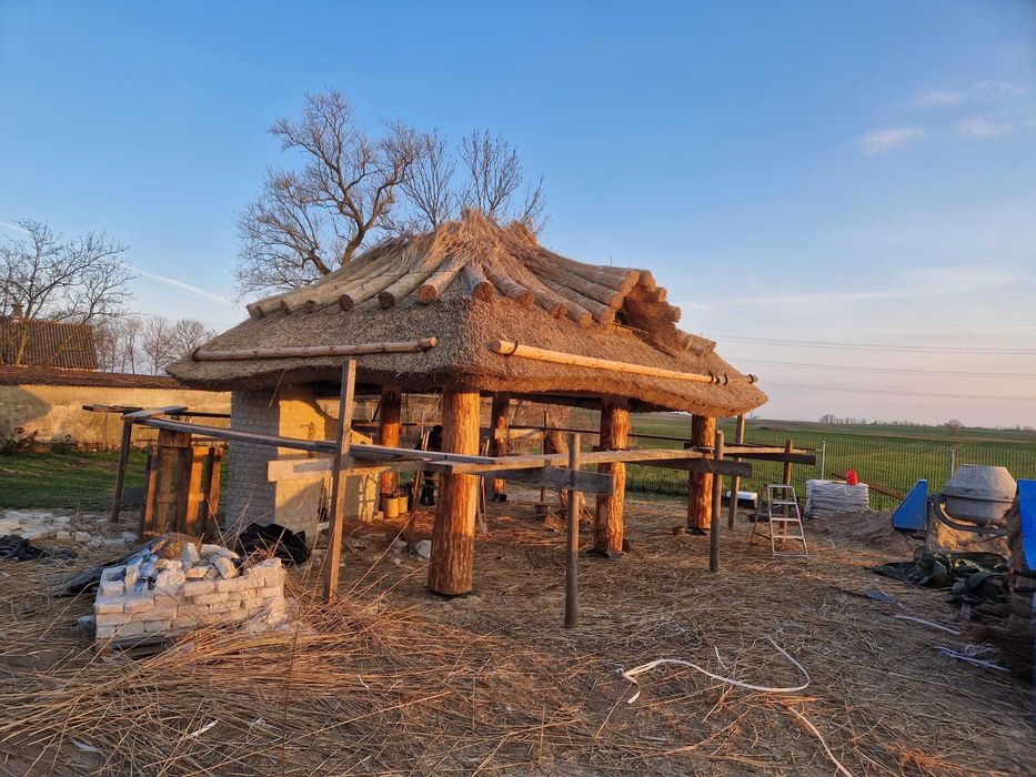 Renowacja dachów z trzciny. 20 lat doświadczenia. Cała Polska.