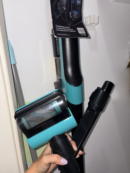 Aspirador Vertical Hoover HF210P 011