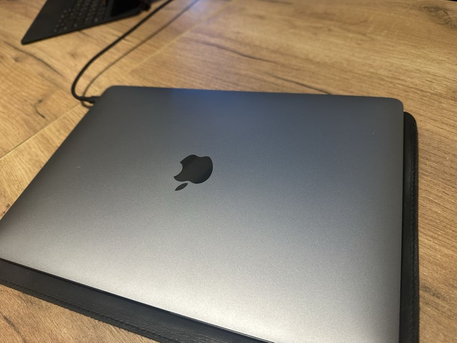 Apple MacBook air m1 16/512