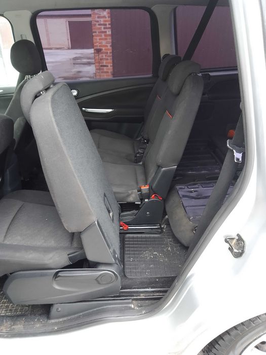 Ford Galaxy siedmioosobowy