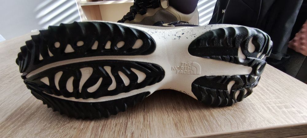 Nowe oryginalne buty The North Face Futurelight