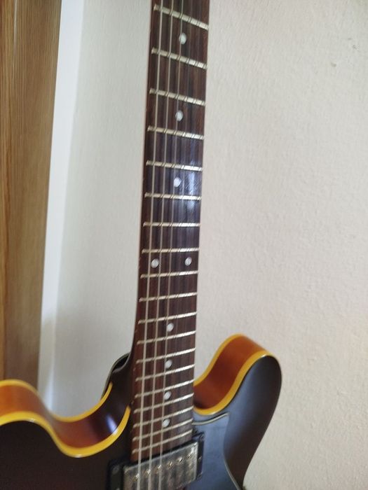 Guitarra Cort Source 335