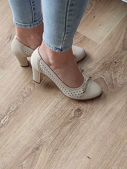 Czółenka damskie rozm.39 nowe Lasocki