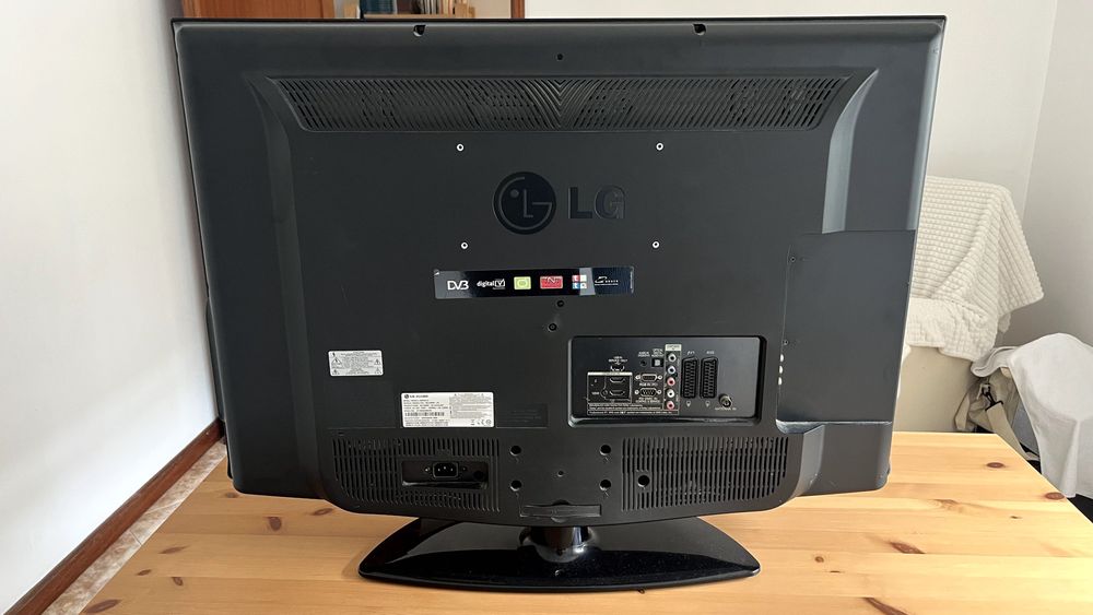 TV LG 32" LCD (Modelo 32LG3000 3x HDMI)