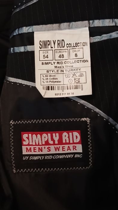 Костюм мужской 52р чёрный в полоску