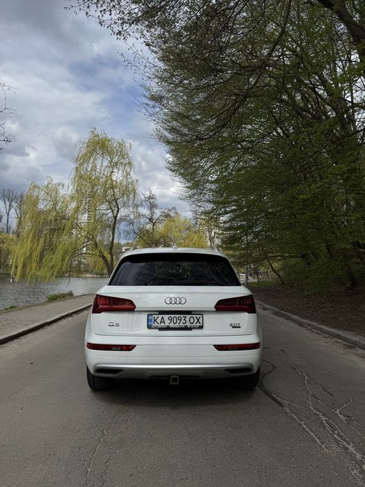Продам Audi Q5 2017