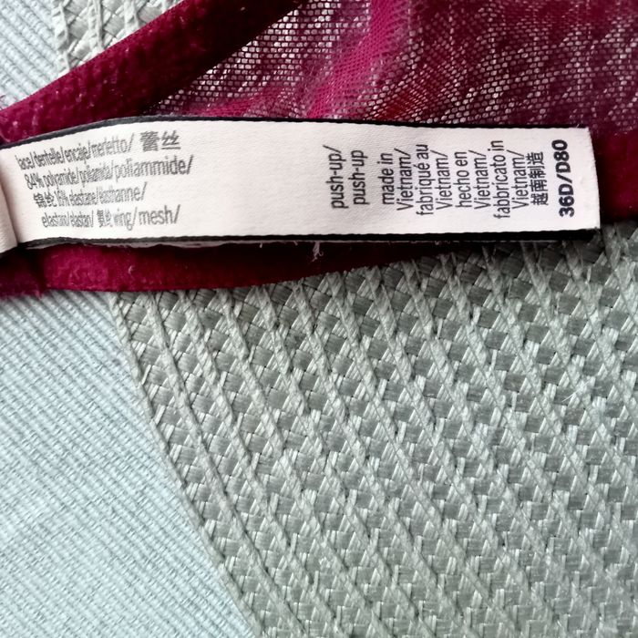 Biustonosz push up, koronkowy, bordo Victoria's Secret 80D