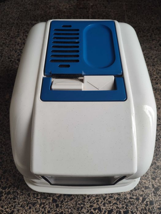 Caixa fechada para gato com filtro