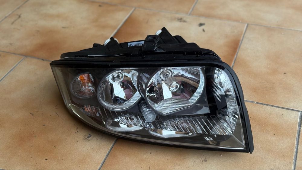 Farol Audi A2