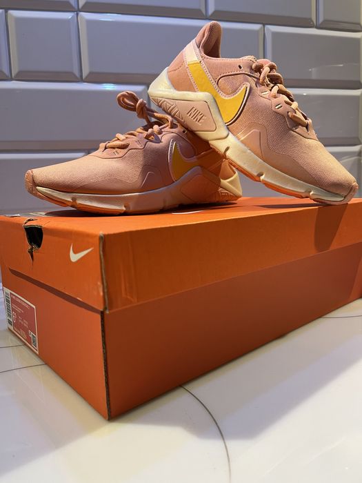 Nowe Nike Legend Essential 2