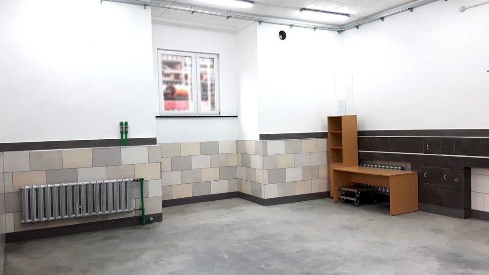 Wynajmę Magazyn 60m2 + ogrodzony plac  Skoczów Harbutowice