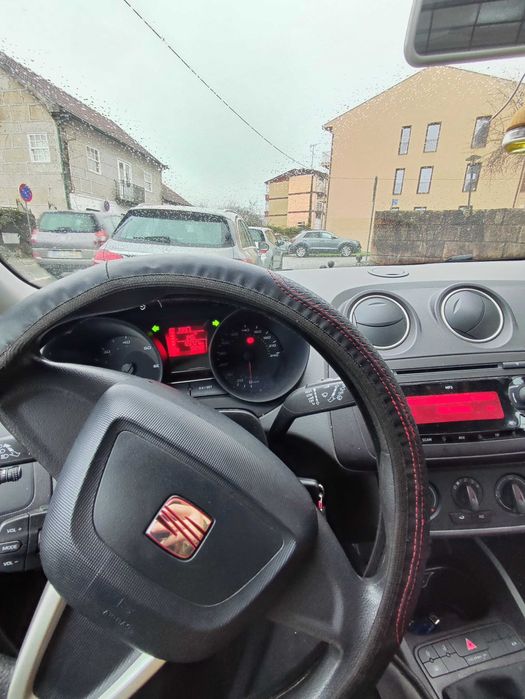 APENAS 127 MIL KM - SEAT Ibiza Van diesel 2011 / 1.4 TDI /