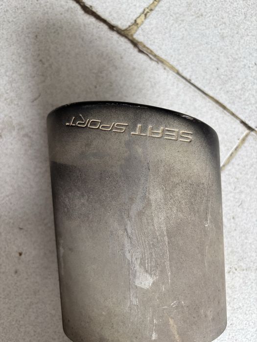 Vendo panela de escape do Seat Ibiza 1,4 spot  6L de 2006 esta em boas condições sdm qualquer furo.