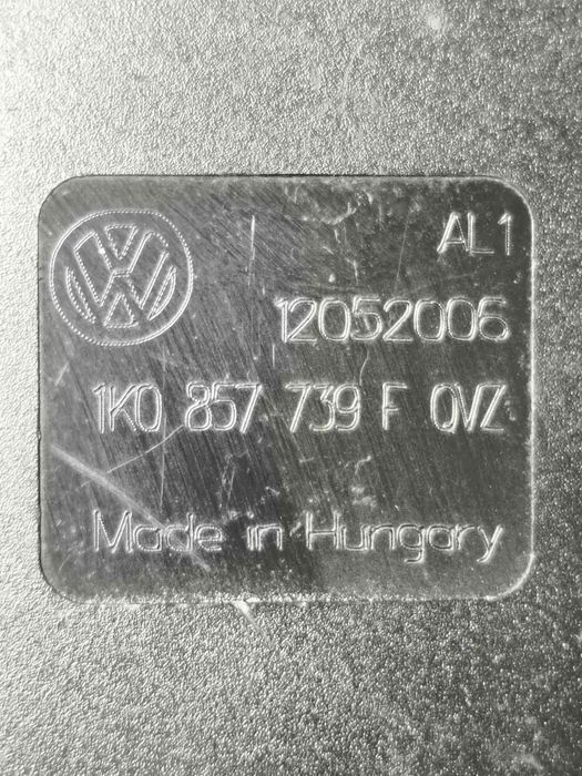 Encaixe de Cinto Central VW GOLF V