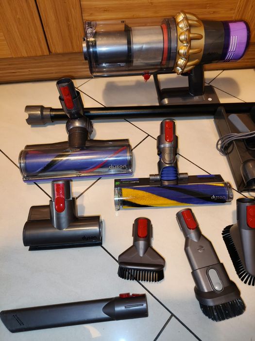 Dyson v11 absolute