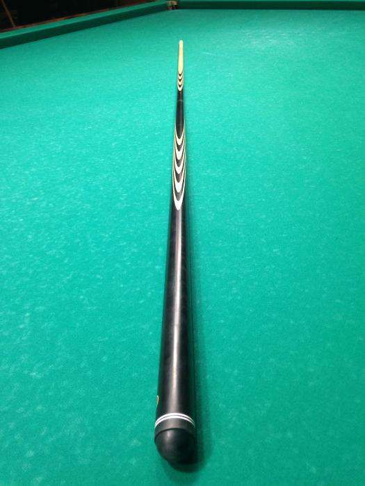 Кий бильярдный професиональный.