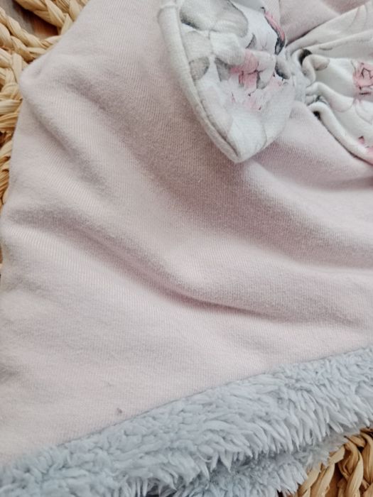 Zestaw- ciepła, zimowa czapka i apaszka.