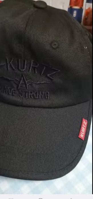 Czarna czapka z daszkiem dżokejka bawełna bejsbolówka  unisex