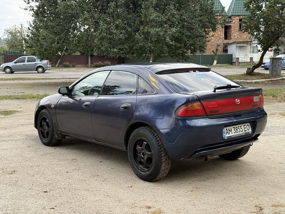 Mazda 323 1998рік