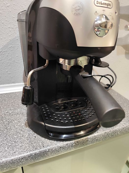 Sprzedam ekspres kolbowy DeLonghi
