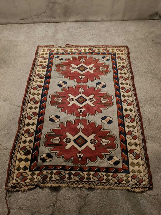 Tapete antigo de padrão Kazak ou Shirva