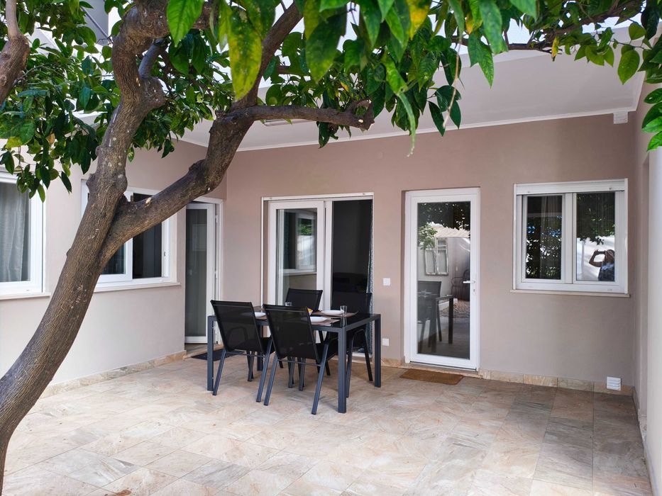 Apartamento T3| Andar de Moradia| amplo, totalmente mobilado e equipado_ ANUAL