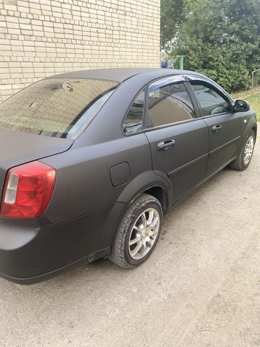 Лачетты седан 1.6