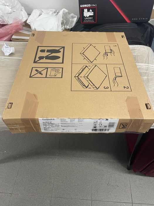 Placa de Indução Hotpoint Ariston HB 4860B NE – Nova, nunca usada