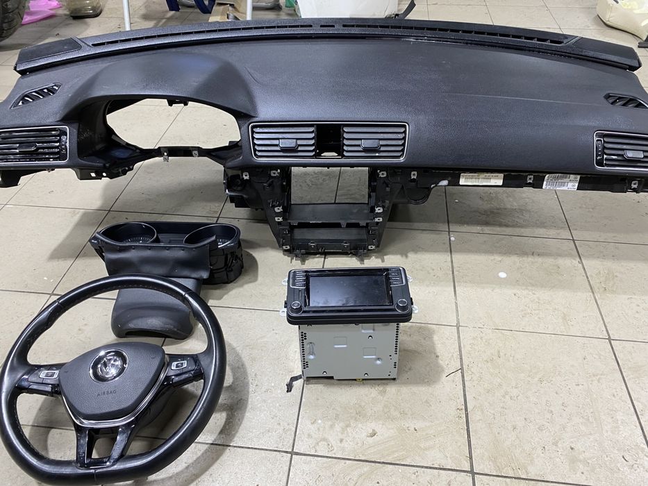 Торпеда с подушкой airbag сша панель Пассат б8 б7+ 2018